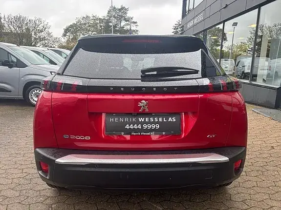 Peugeot E-2008 2021 photo 3