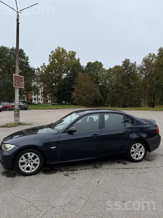 BMW 3 Series 2005 photo 2