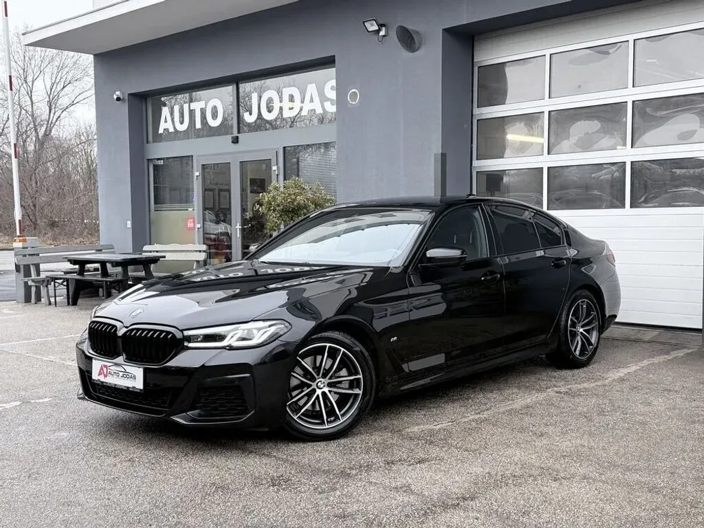 BMW 5 Series 2023 photo 2