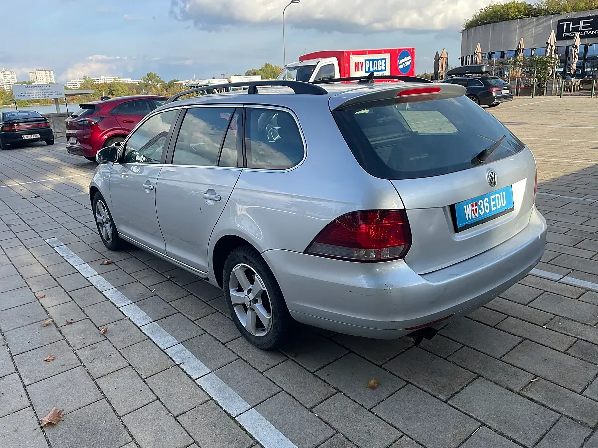 Volkswagen Golf 2010 photo 3