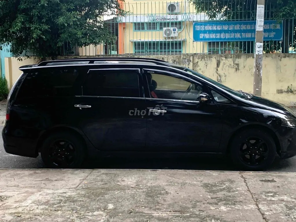 Mitsubishi Grandis