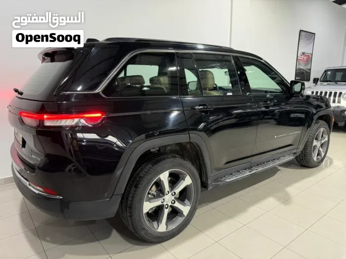 Jeep Grand Cherokee 2024 photo 2