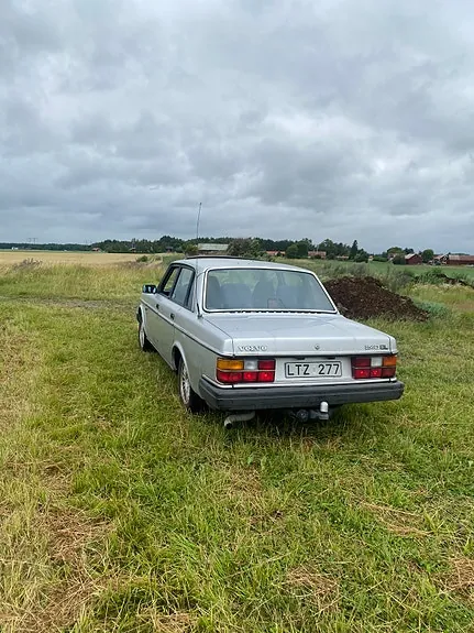Volvo 240 1984 photo 4