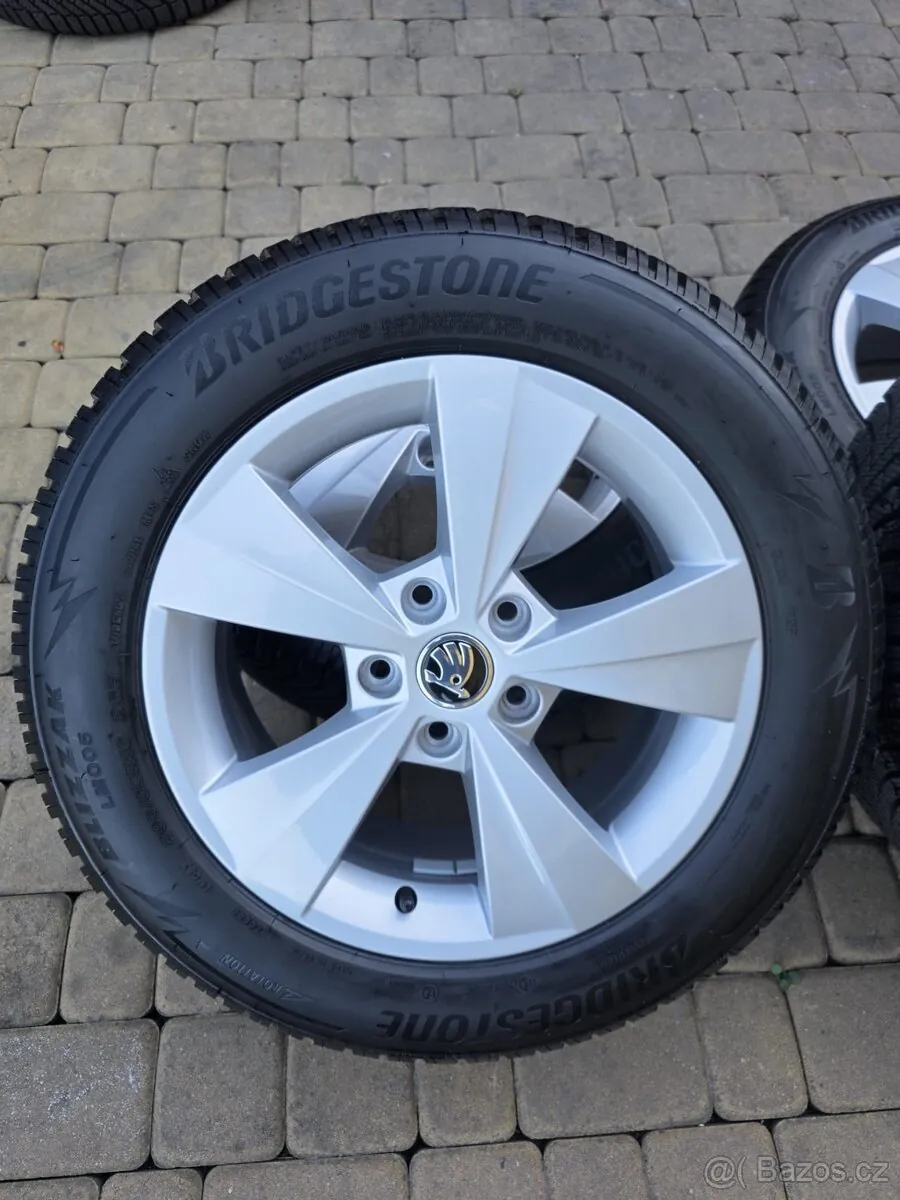 Skoda Octavia photo 3
