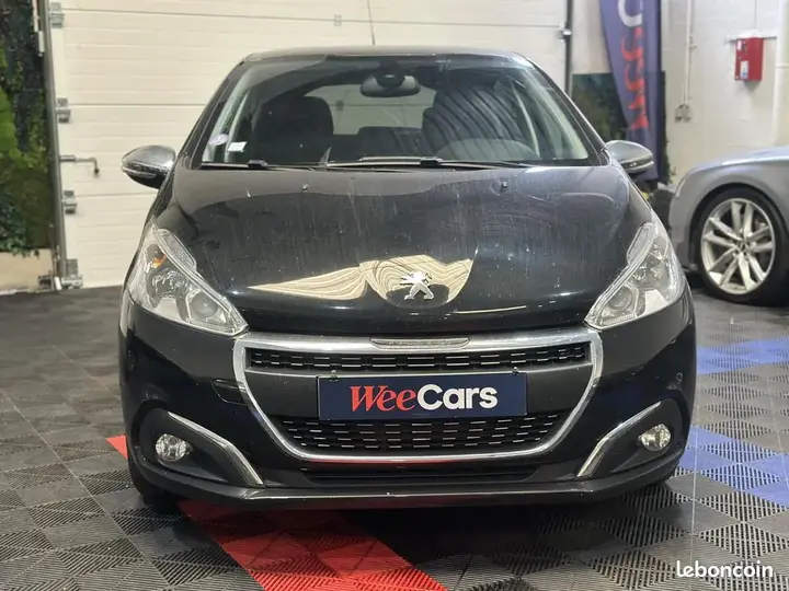 Peugeot 208 2019 photo 2
