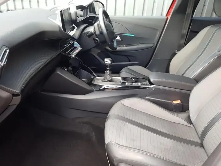 Peugeot 208 2020 photo 5