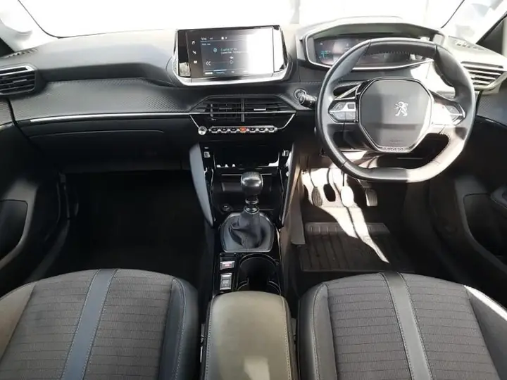 Peugeot 208 2020 photo 3