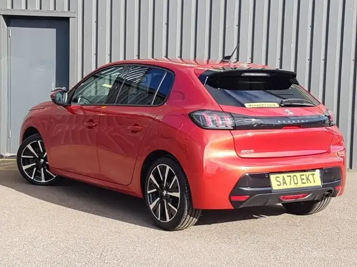 Peugeot 208 2020 photo 2