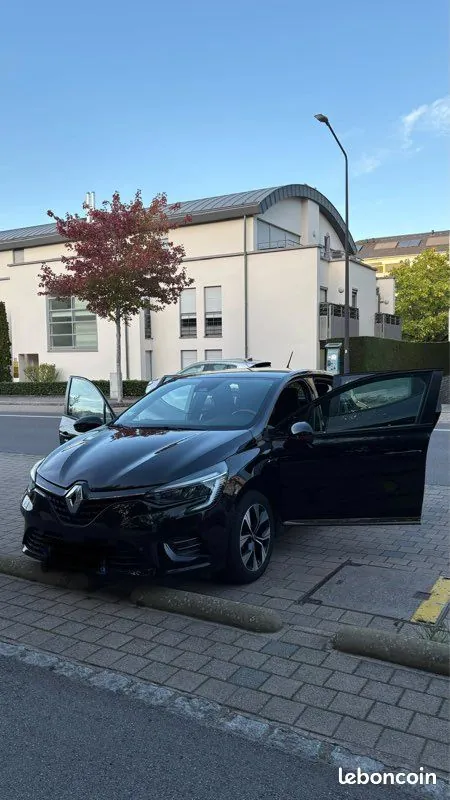 Renault Clio 2021 photo 2