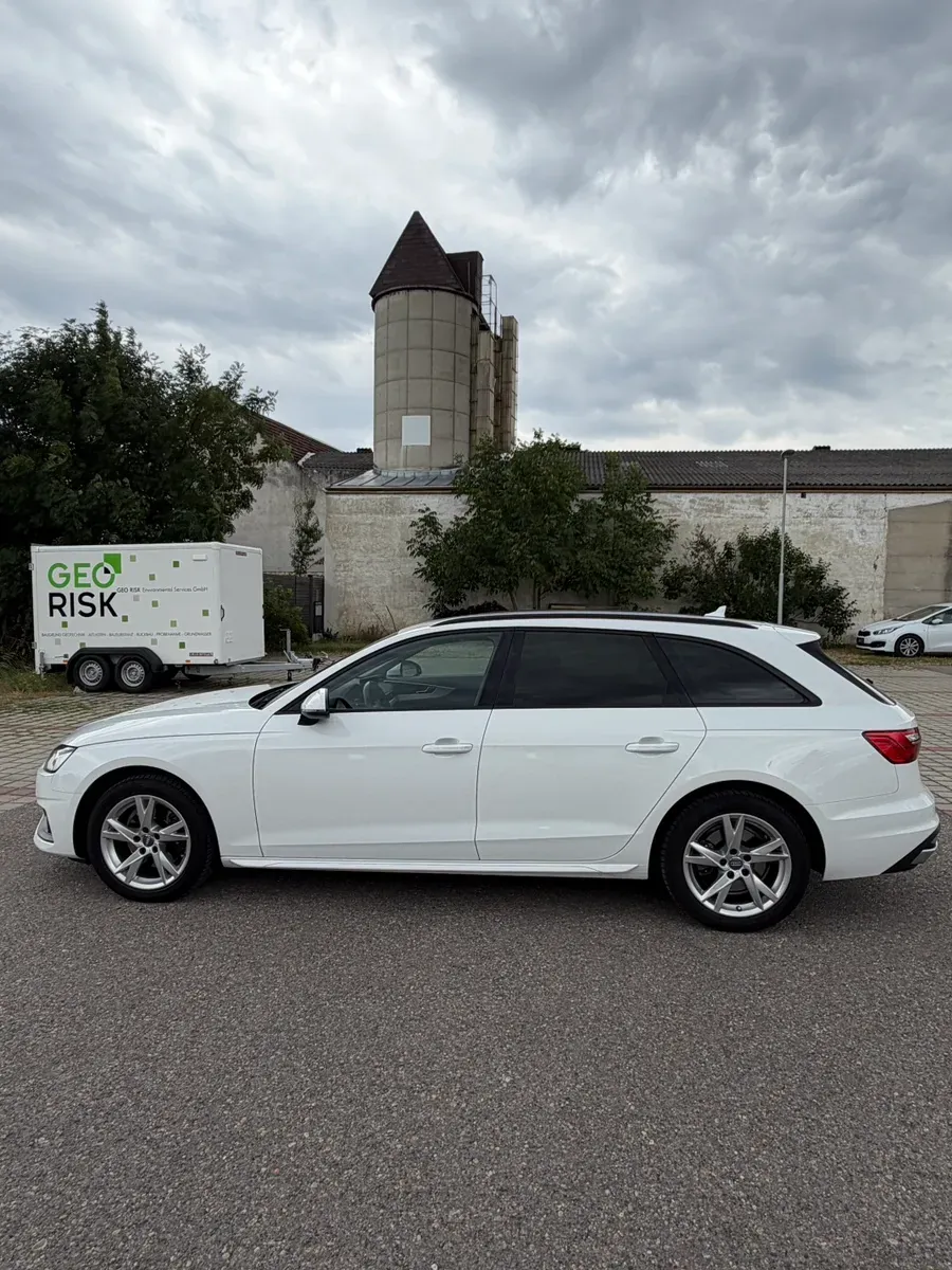 Audi A4 2021 photo 2