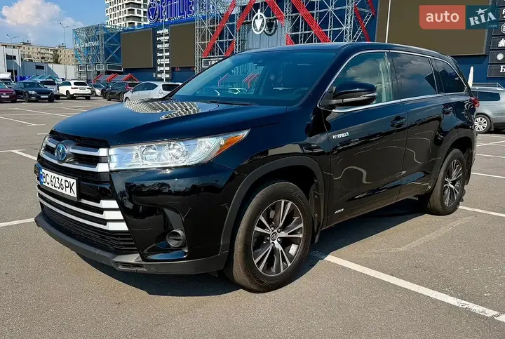 Toyota Highlander 2017 photo 2