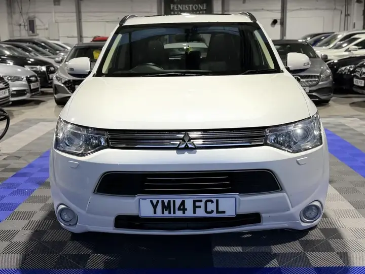 Mitsubishi Outlander 2014 photo 2