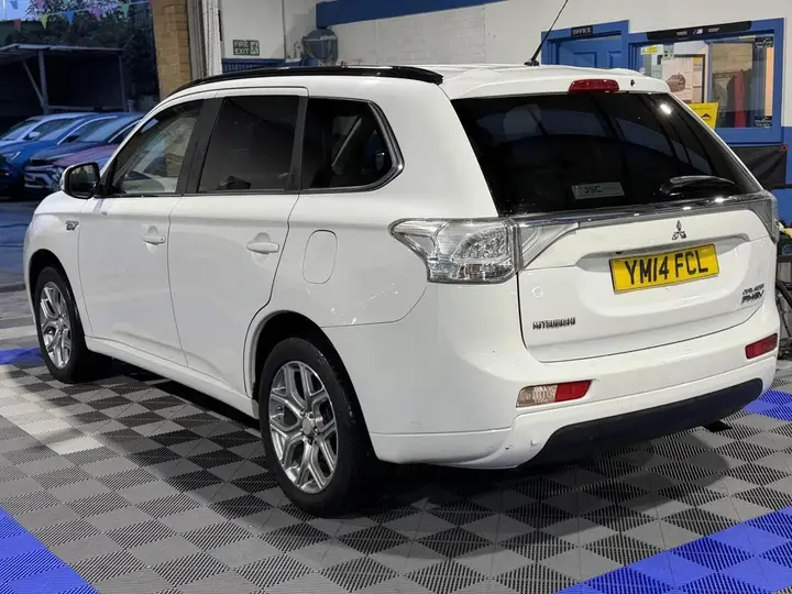 Mitsubishi Outlander 2014 photo 5