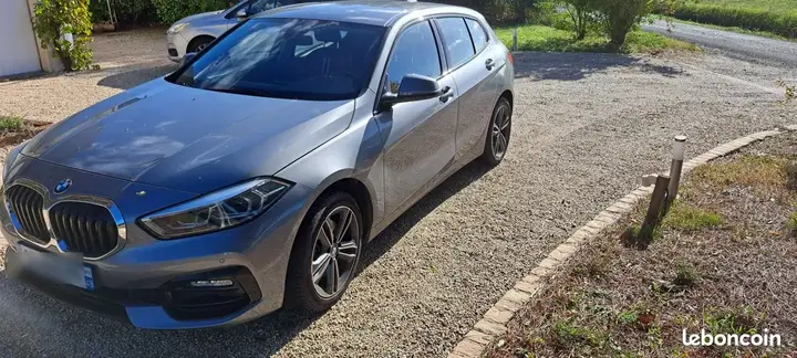 BMW 1 Series 2022 photo 2