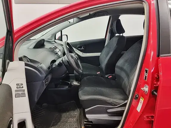 Toyota Yaris 2010 photo 5