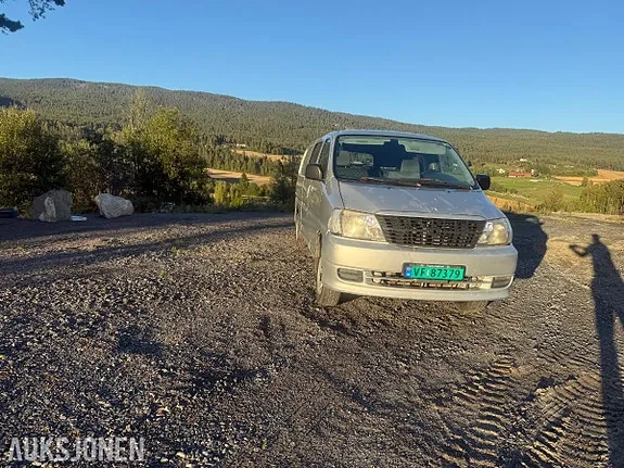 Toyota Hiace 2007 photo 2