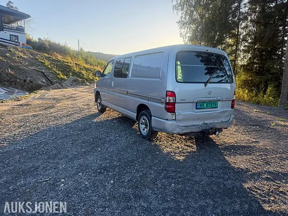 Toyota Hiace 2007 photo 5