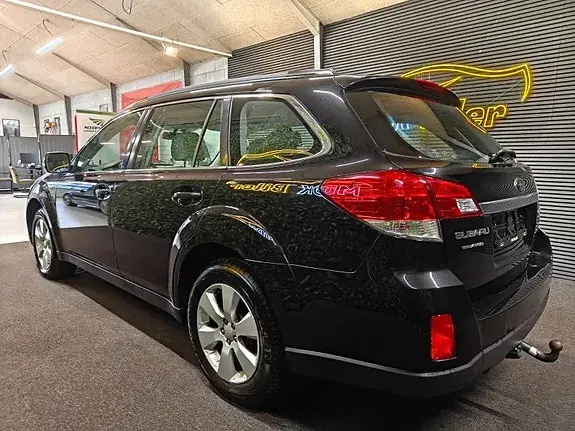 Subaru Outback 2010 photo 3