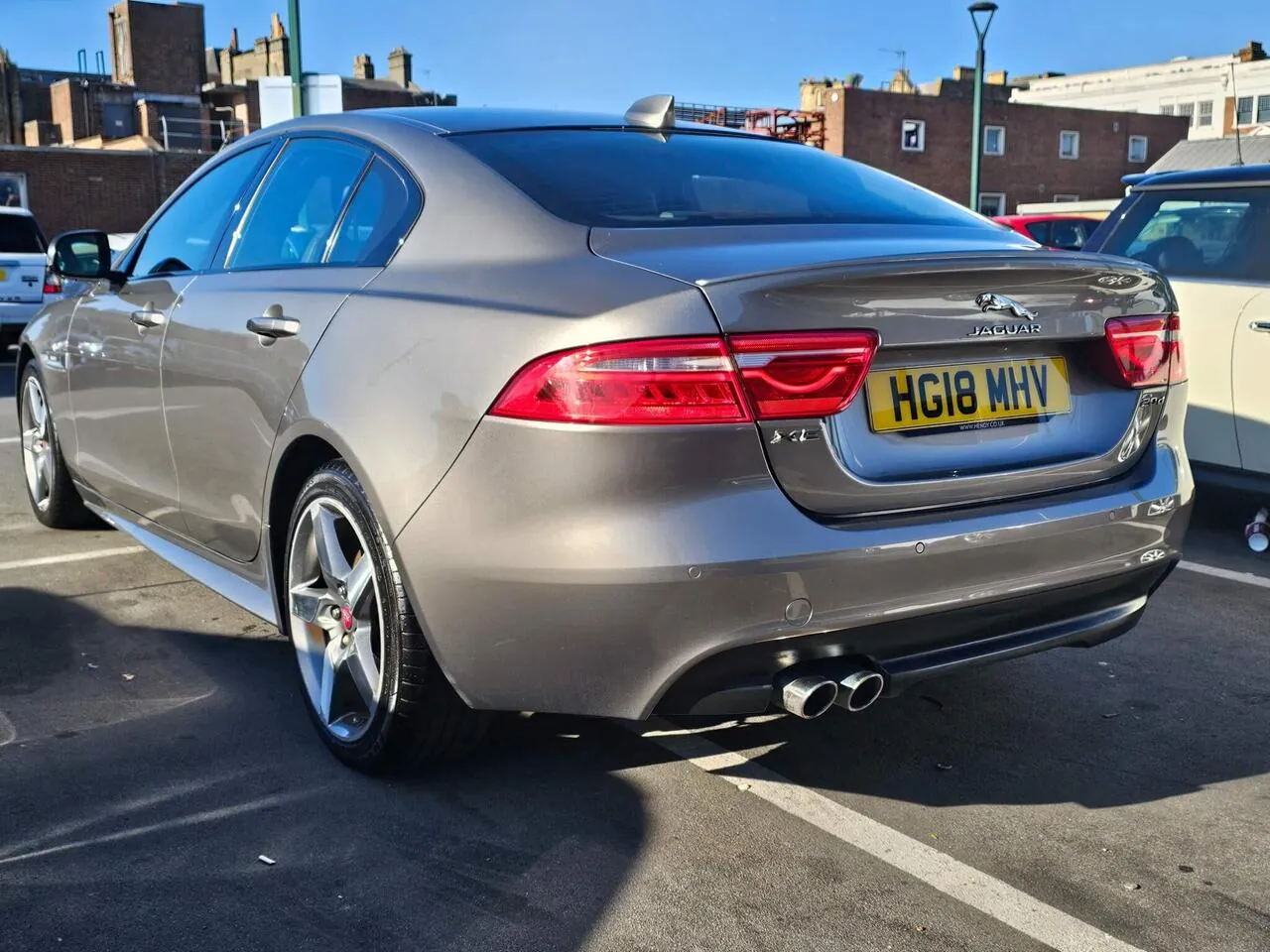 Jaguar Xe 2018 photo 2
