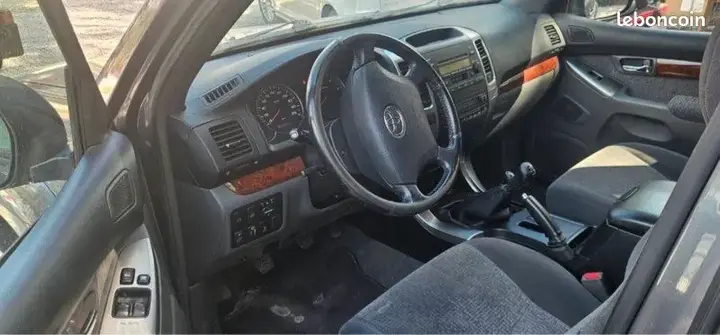 Toyota Land Cruiser 2004 photo 3