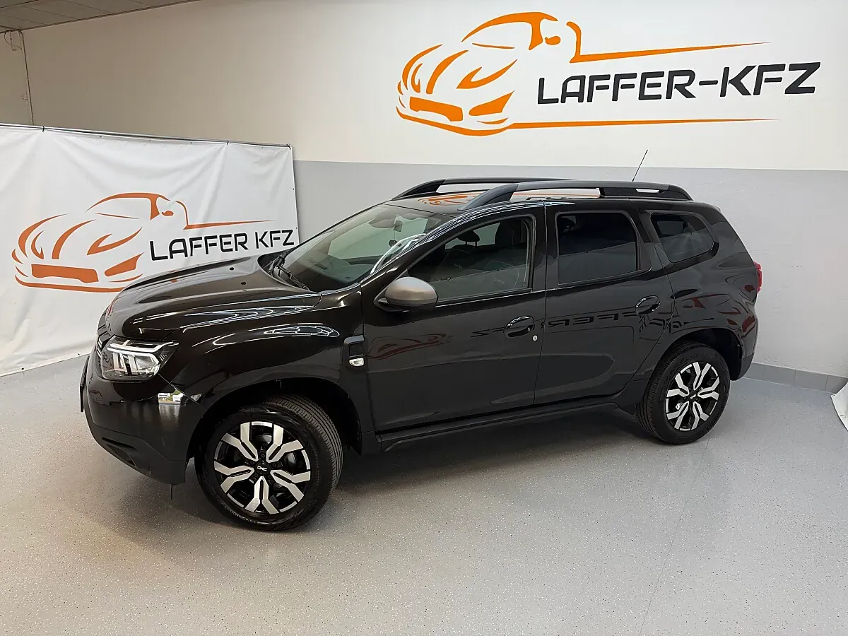 Dacia Duster 2023 photo 2