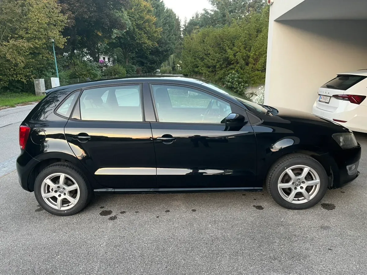 Volkswagen Polo 2010 photo 2
