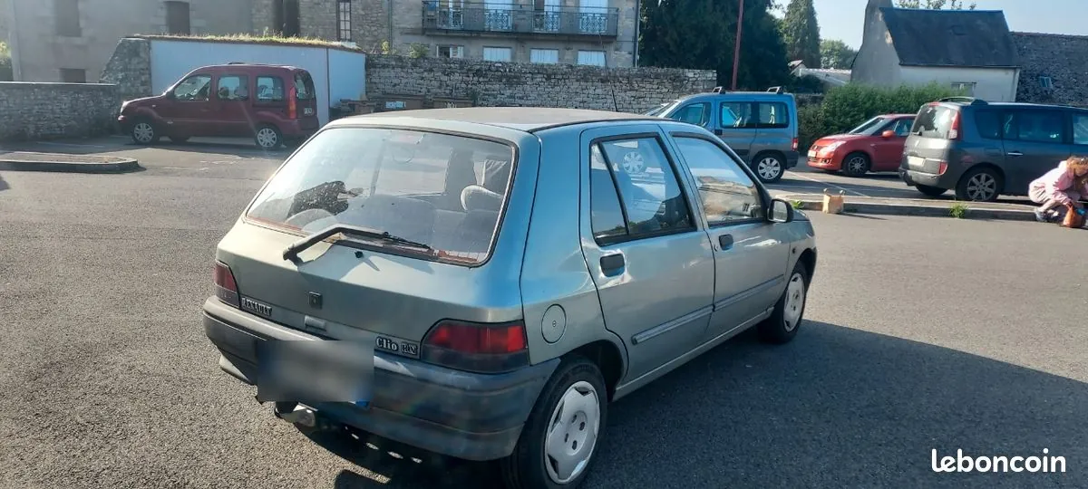 Renault Clio 1992 photo 2