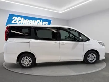 Toyota Noah 2014 photo 5