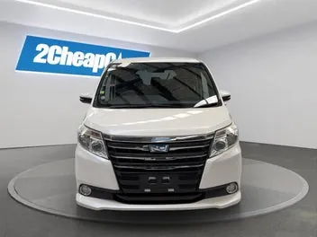 Toyota Noah 2014 photo 3