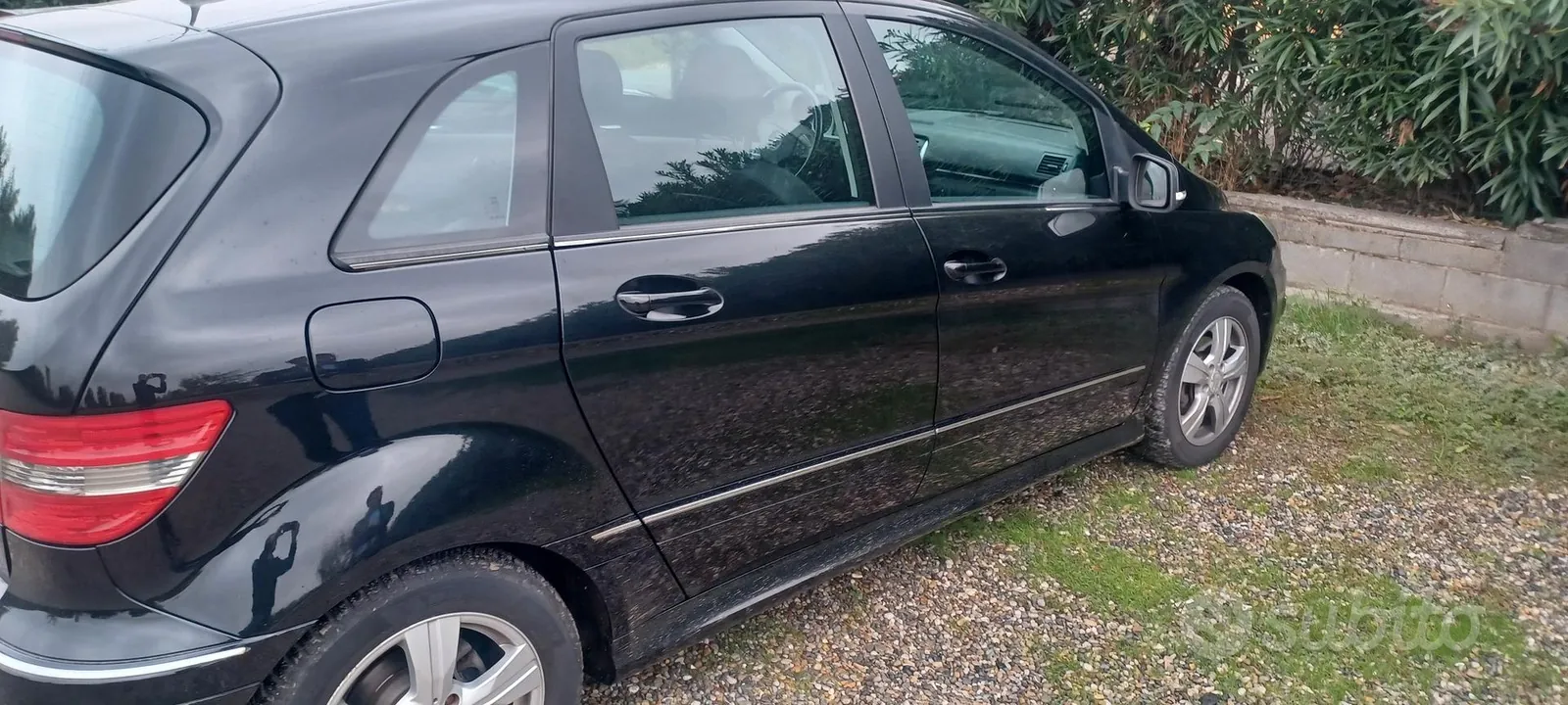 Mercedes-Benz B 2010 photo 2