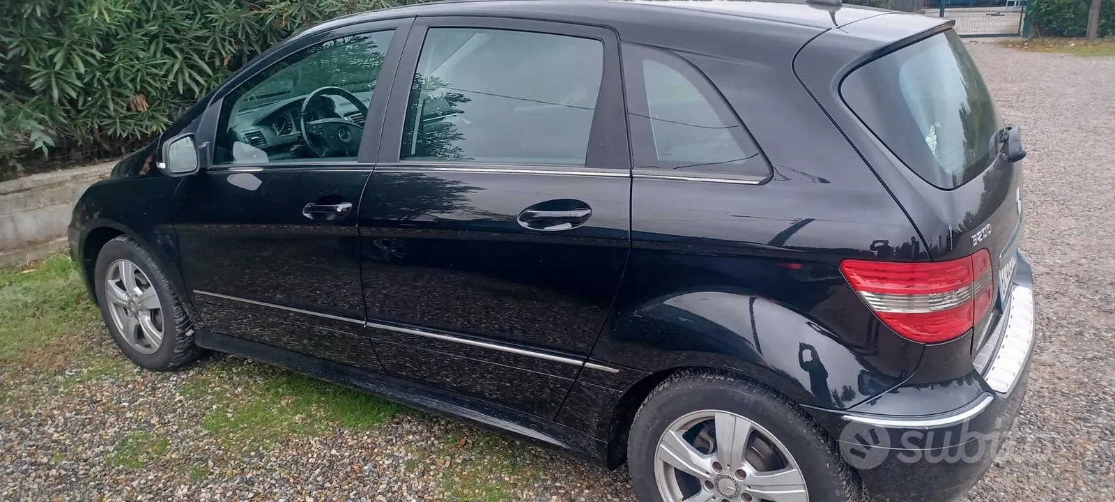 Mercedes-Benz B 2010 photo 3