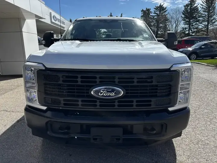 Ford F-350 Super Duty 2026 photo 2