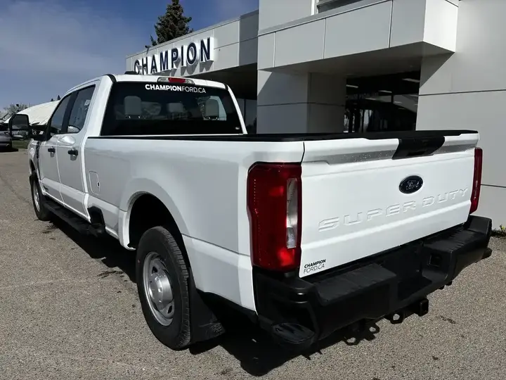 Ford F-350 Super Duty 2026 photo 4