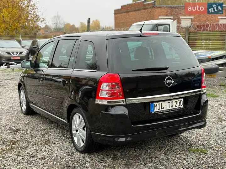Opel Zafira 2011 photo 4
