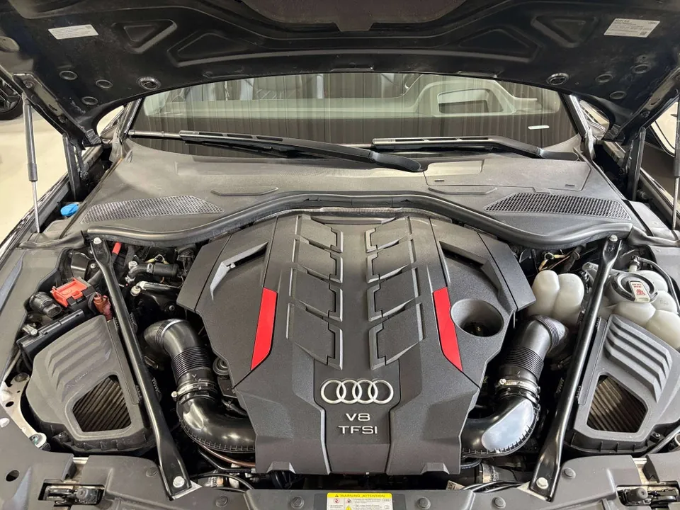 Audi S8 2022 photo 3