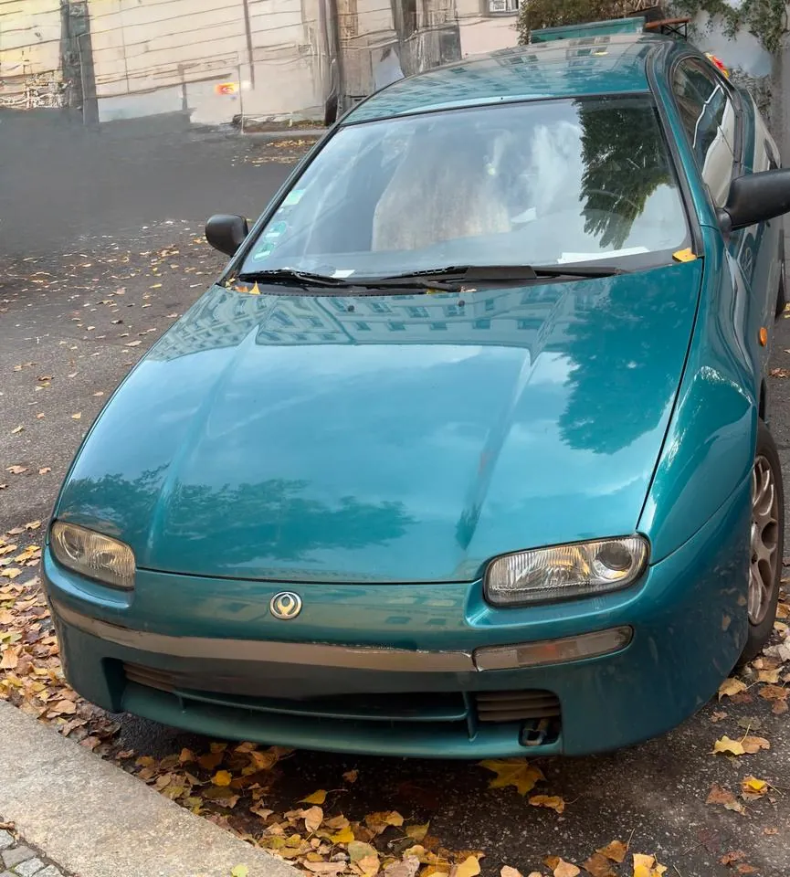 Mazda 323F