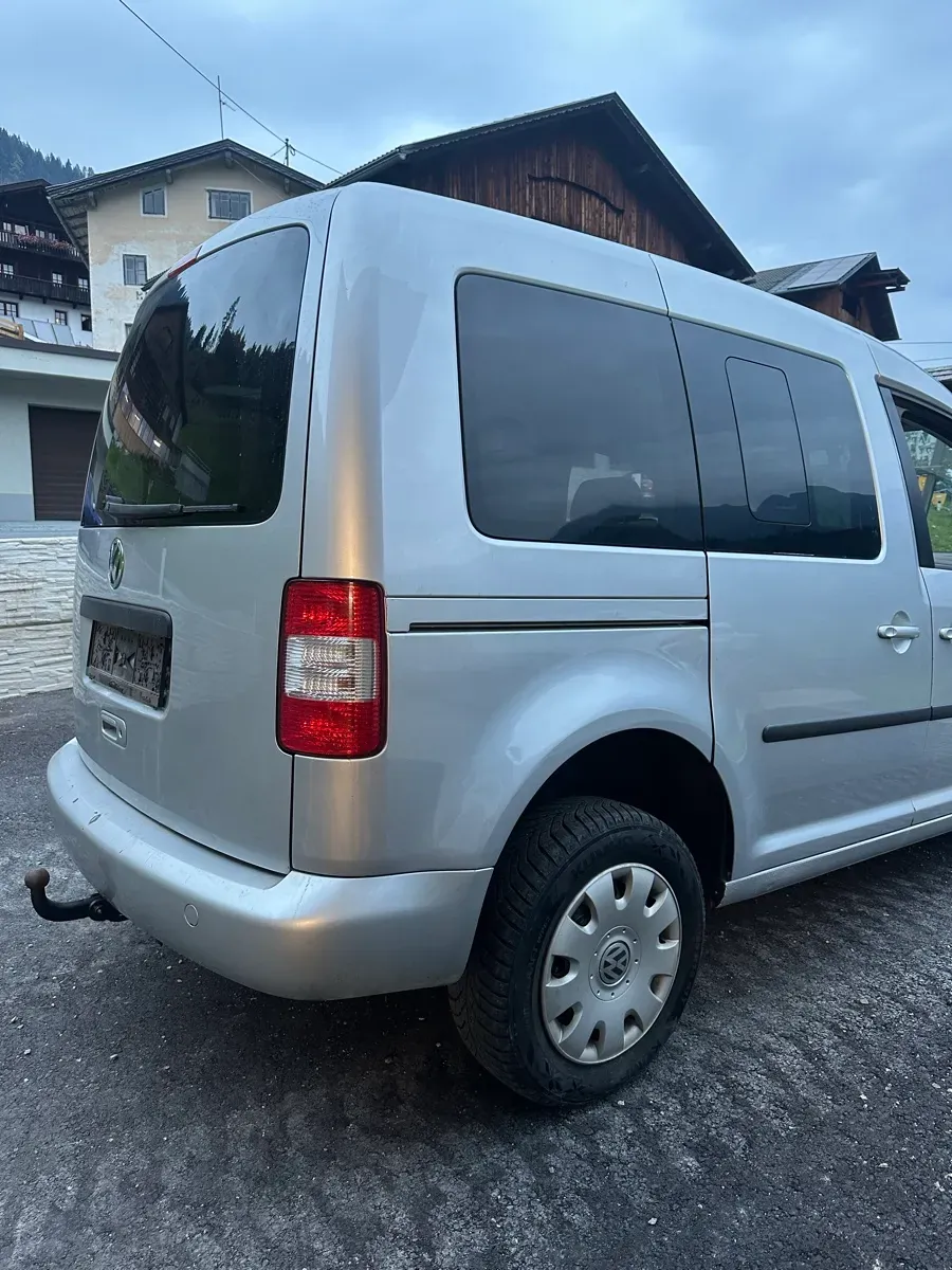 Volkswagen Caddy 2009 photo 2