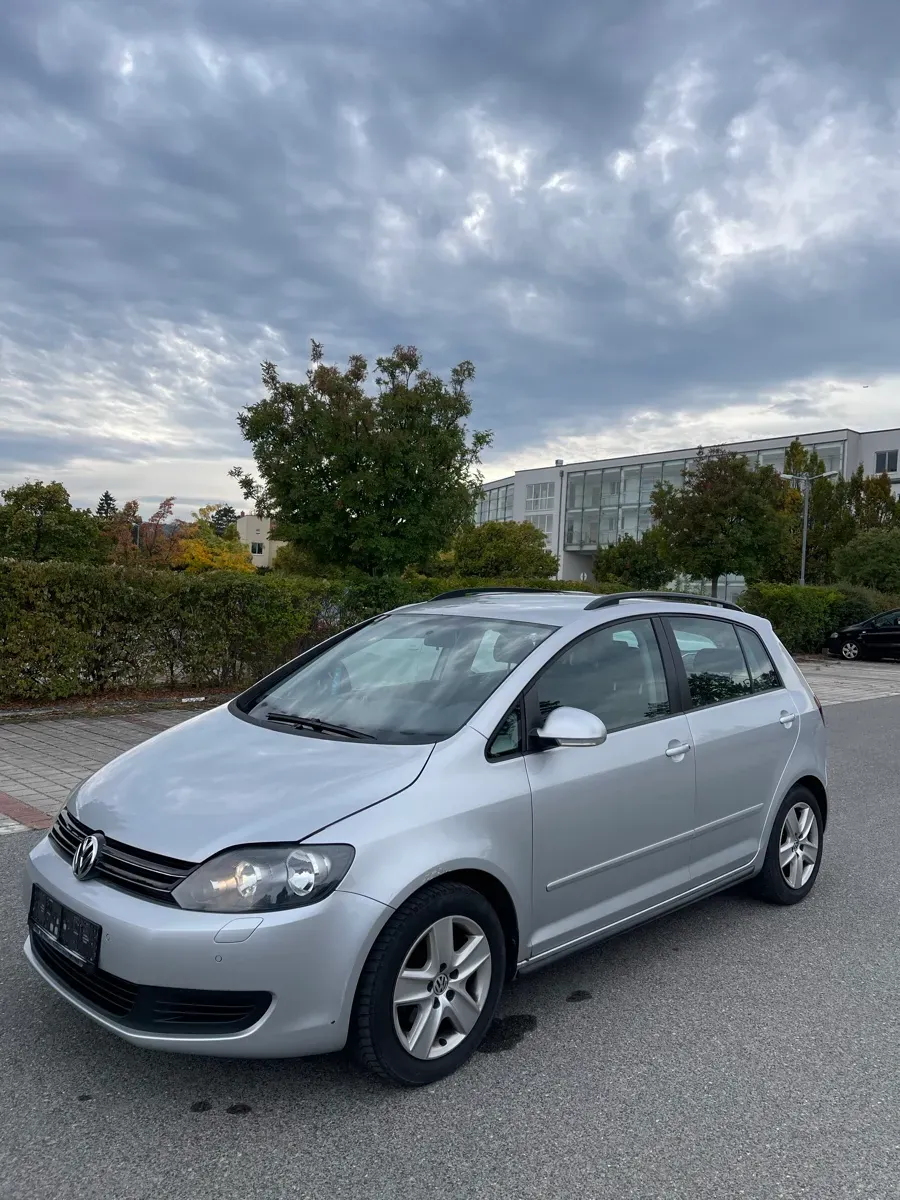 Volkswagen Golf 2010 photo 3