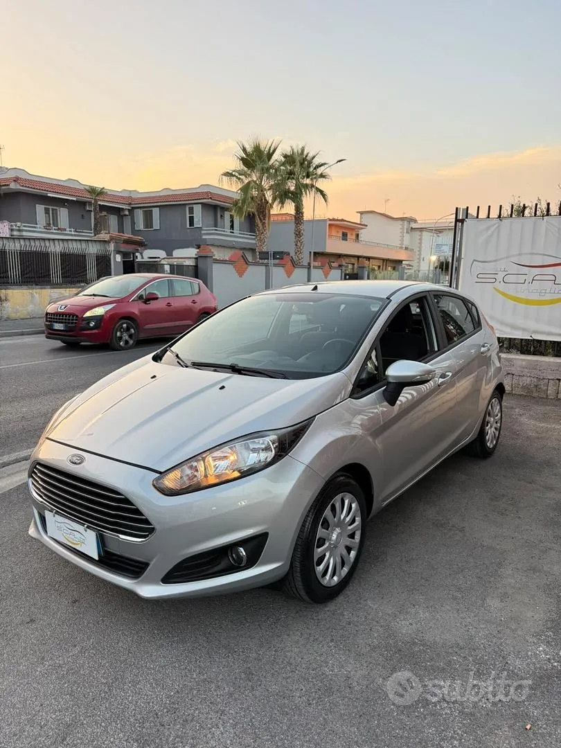 Ford Fiesta 2014 photo 2