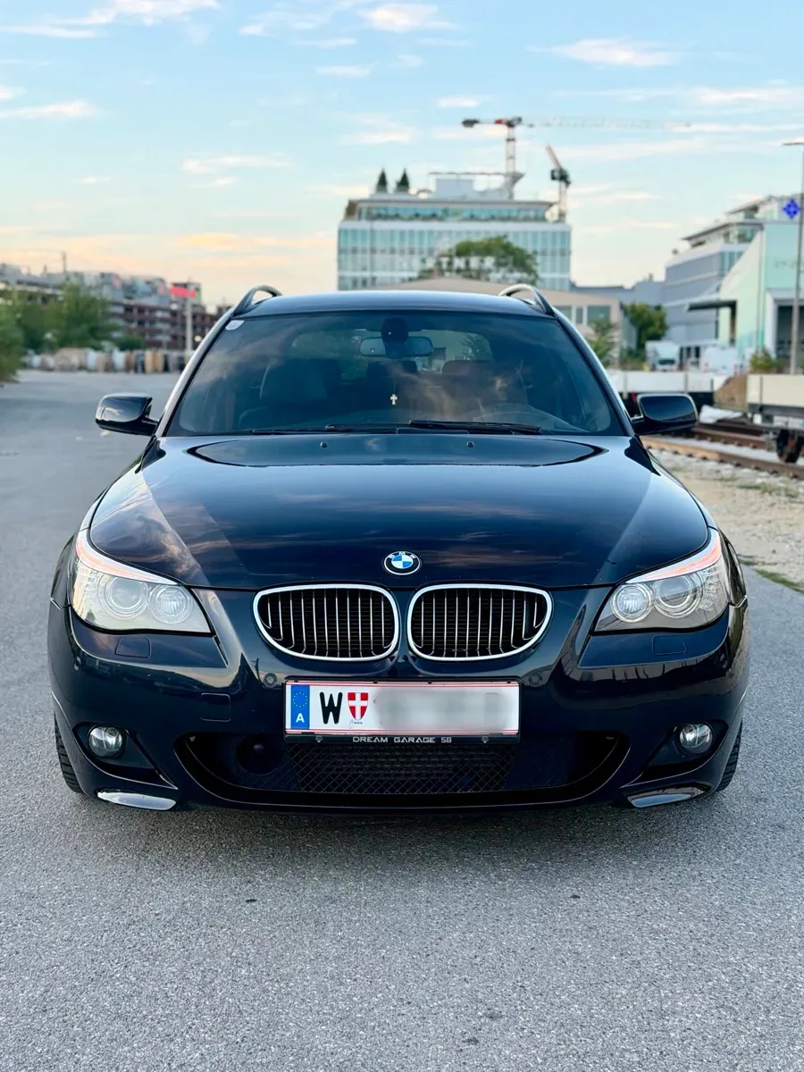 BMW 5 Series 2008 photo 2
