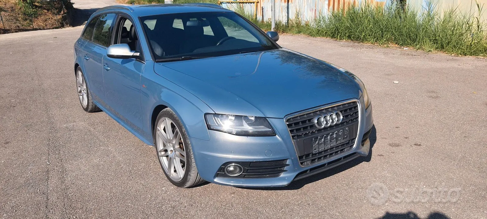 Audi A4 2010 photo 2