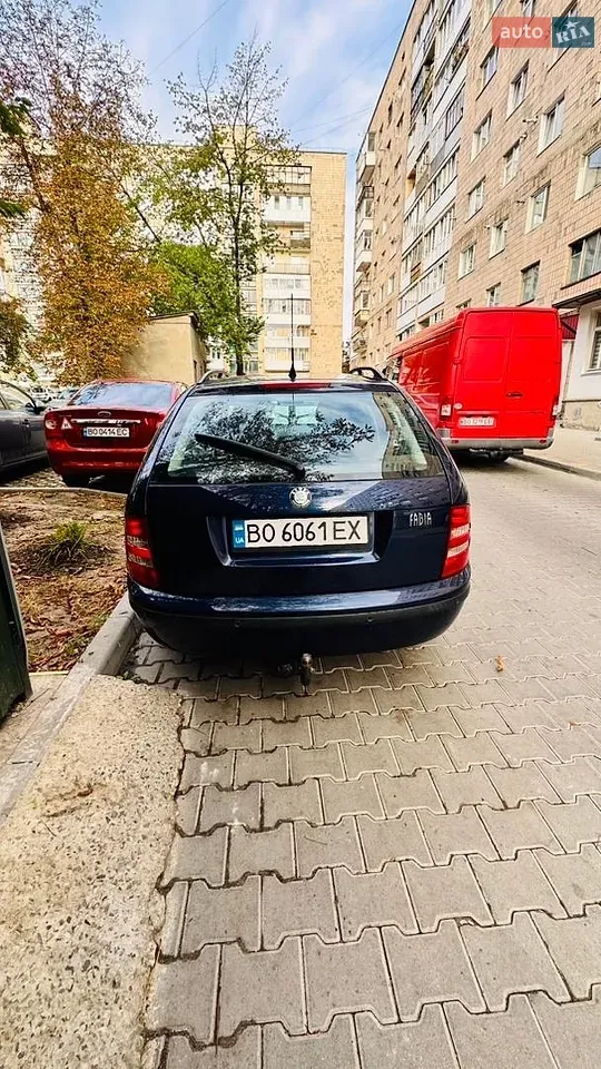Skoda Fabia 2004 photo 2