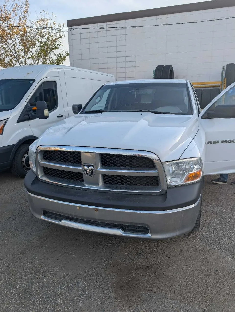 Dodge Ram 1500 2012 photo 2
