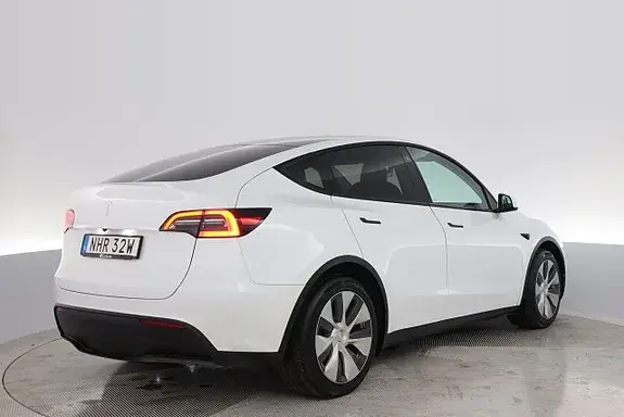 Tesla Model Y 2023 photo 5