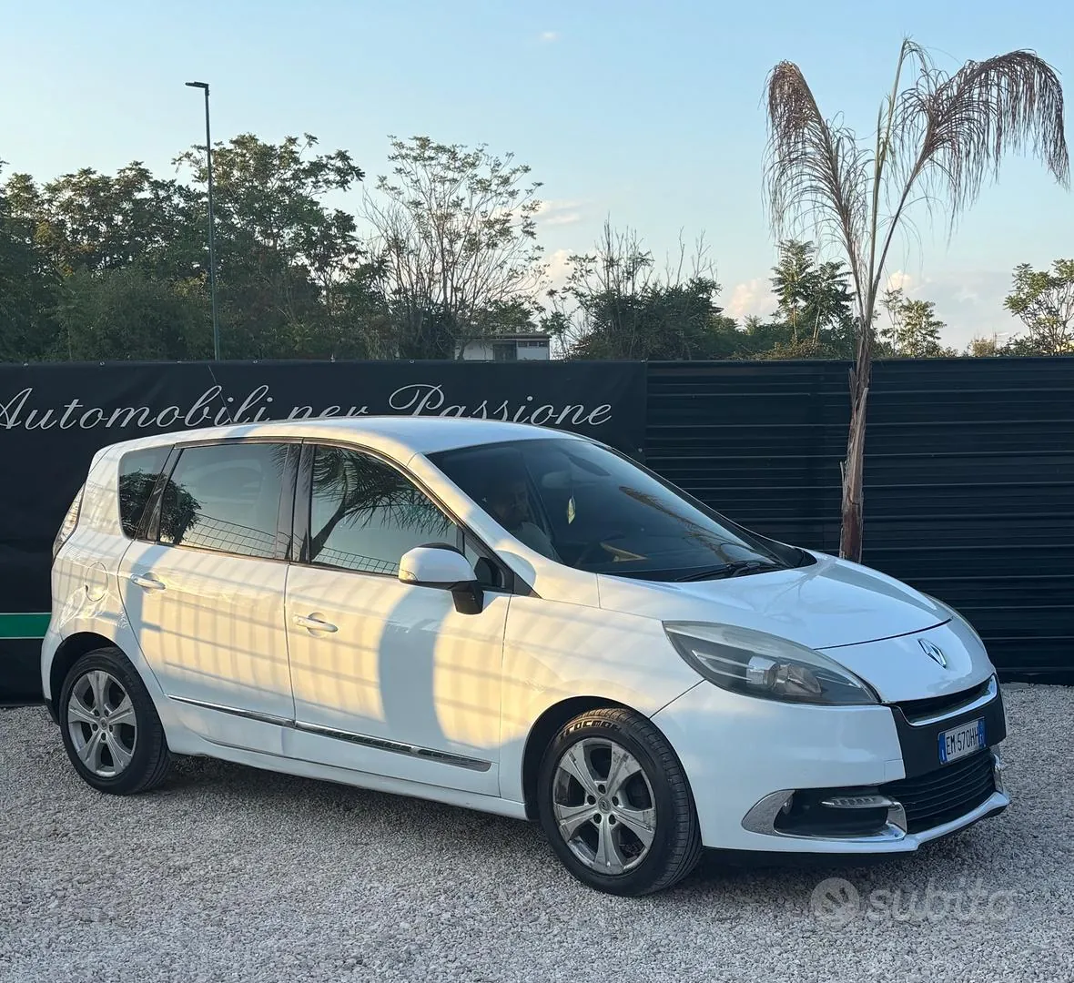 Renault Scenic 2013 photo 3