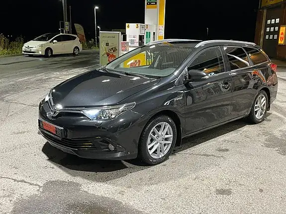Toyota Auris 2017 photo 2