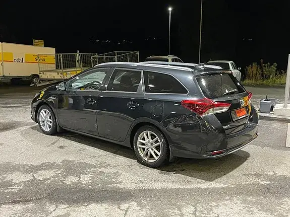 Toyota Auris 2017 photo 5