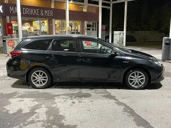 Toyota Auris 2017 photo 4