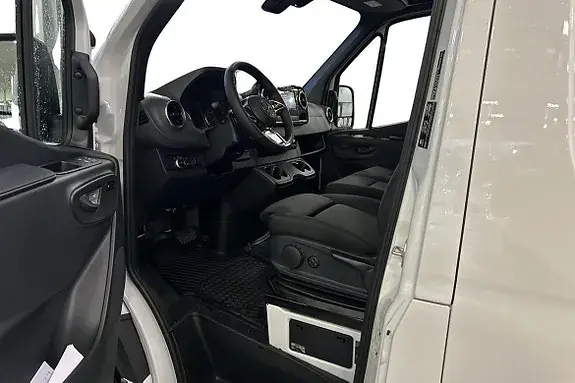 Mercedes-Benz Sprinter 319 2025 photo 4