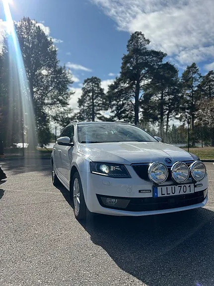 Skoda Octavia 2014 photo 2